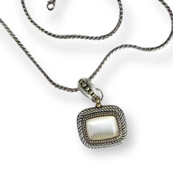 AVON flapper length cat's eye pendant necklace - Picture 1 of 8